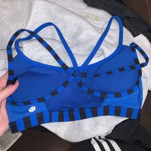 Lululemon sports bra